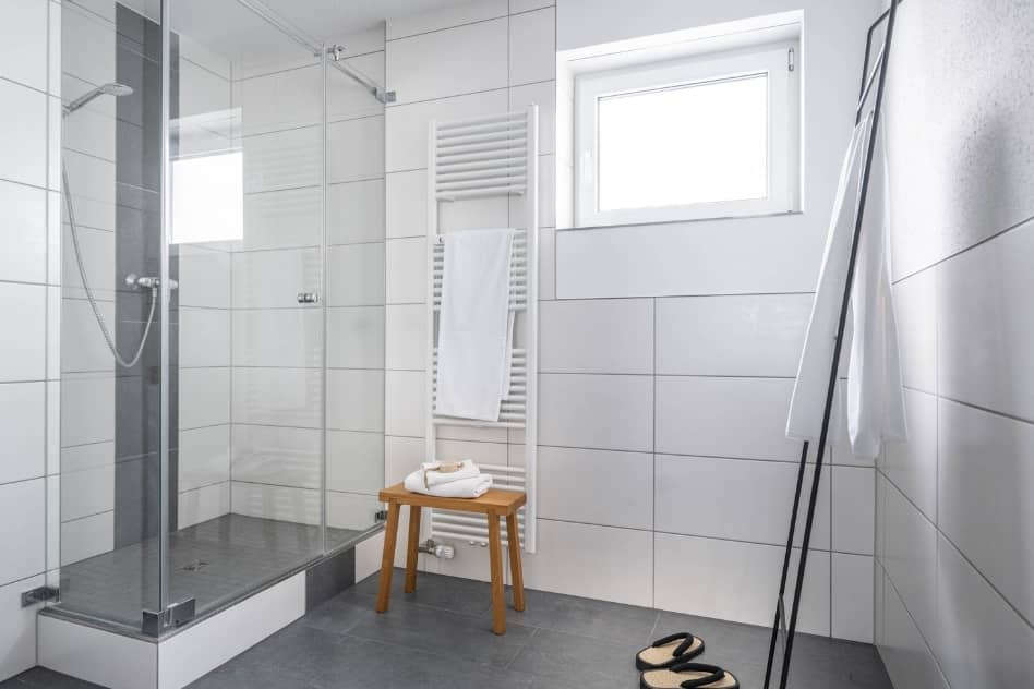 Das Bad in der FeWo Stube Bad Dusche Hotel Fischbach FeWo Stube