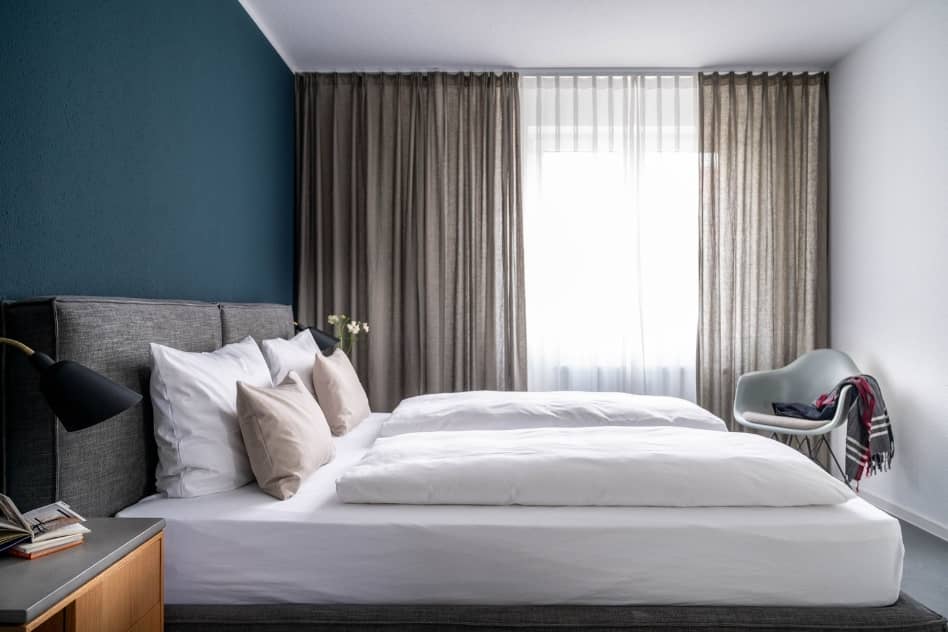 Doppelbett in der FeWo Stube Doppelzimmer Stube FeWo Hotel Fischbach