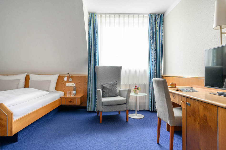 Doppelzimmer Sitzecke Klassik im Hotel Maier am Bodensee