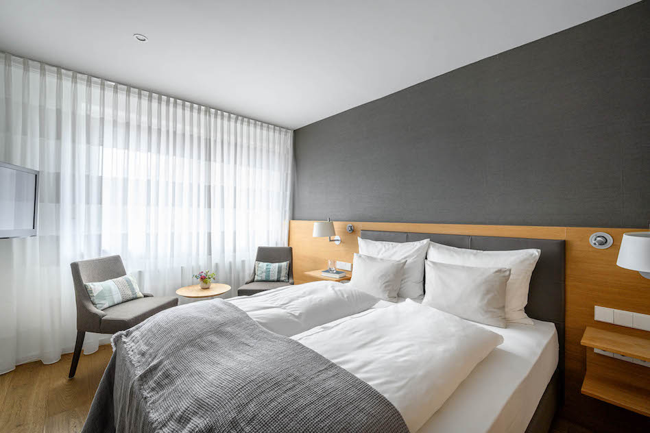 Doppelzimmer smart Bett im Hotel Maier am Bodensee